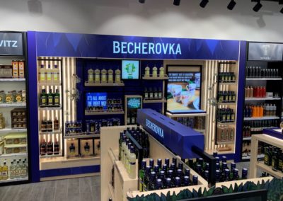 Becherovka na letišti ukazuje to nejlepší