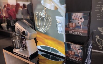 Doba pečení se blíží. ECG promuje na prodejní ploše kuchyňské roboty