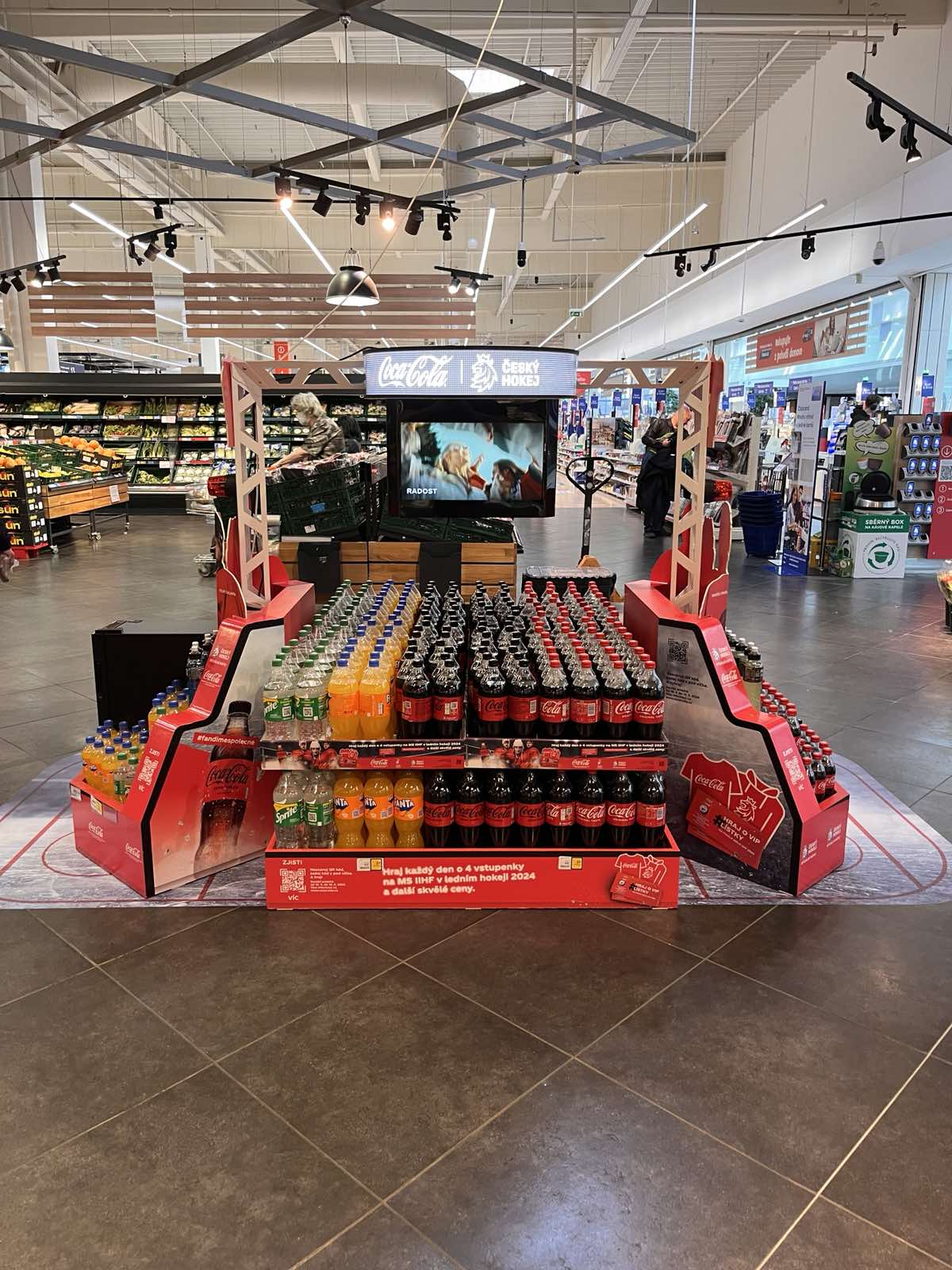 RETAIL NEWS: COCA-COLA FANÍ HOKEJU A DAGO S ŇOU!